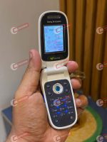VINTAGE SONY ERICSSON Z310i FLIP FROM RUSSIA